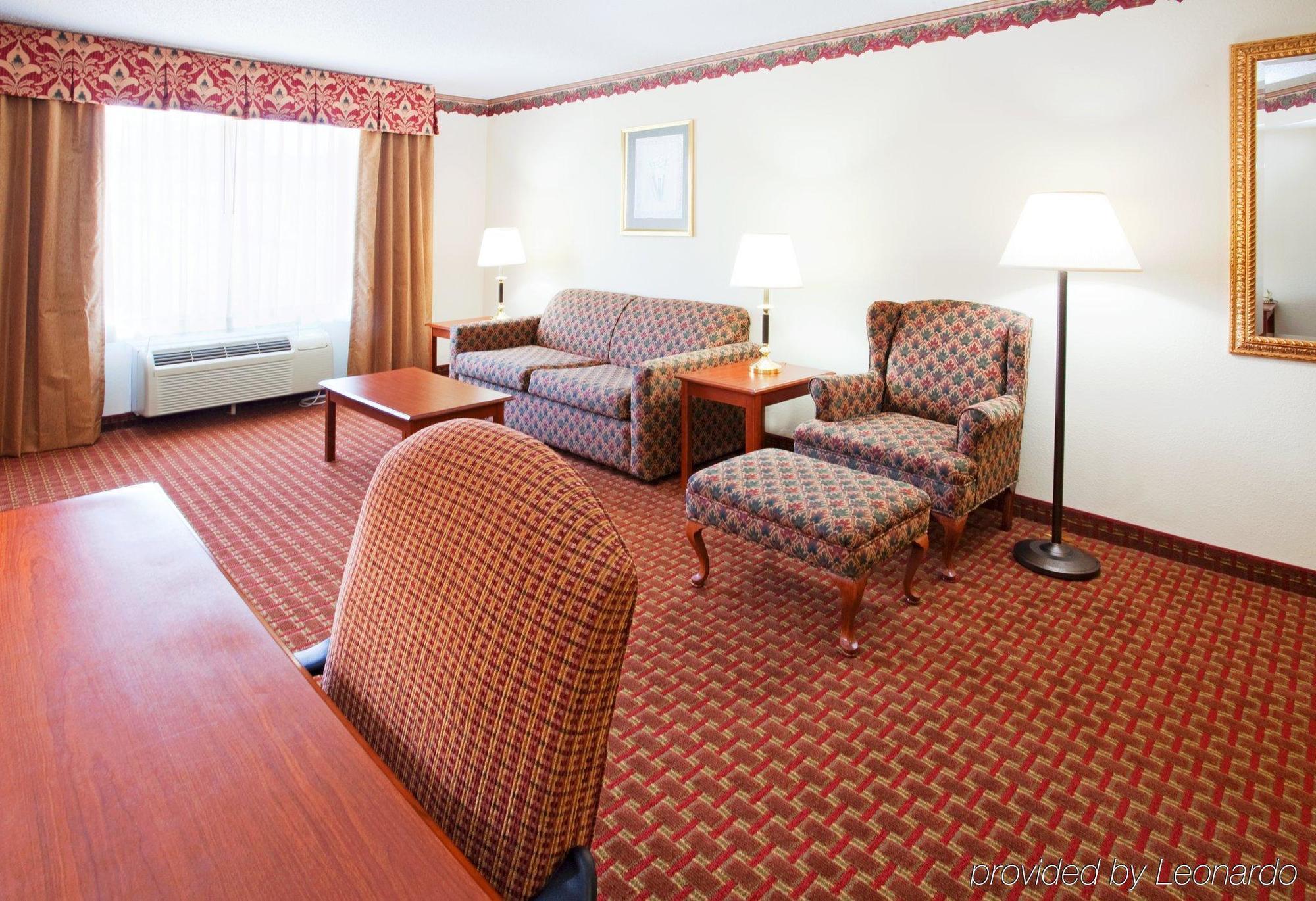 Holiday Inn Express Hillsville By Ihg Eksteriør billede