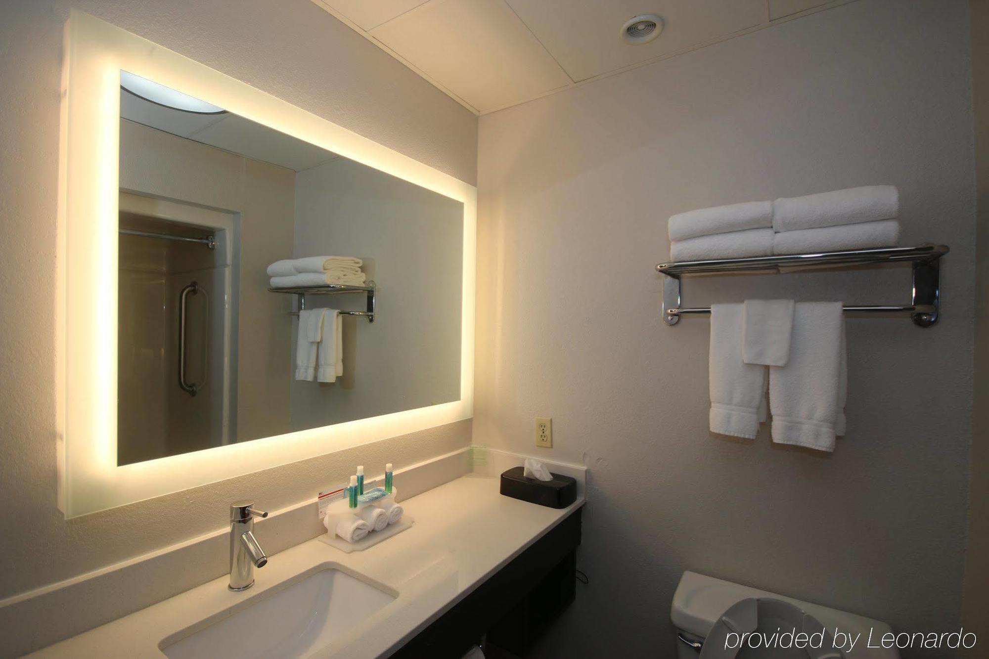 Holiday Inn Express Hillsville By Ihg Eksteriør billede