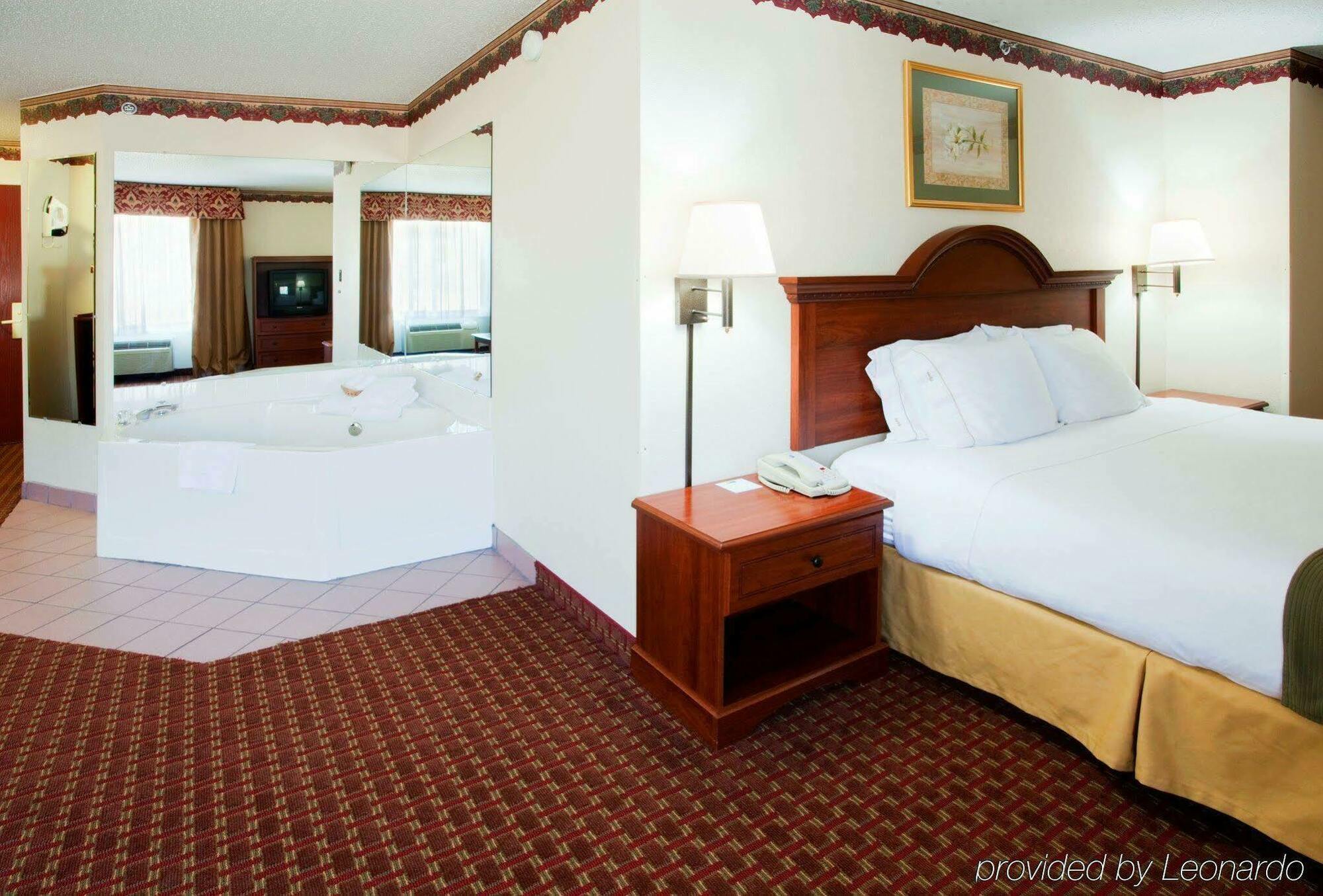 Holiday Inn Express Hillsville By Ihg Eksteriør billede